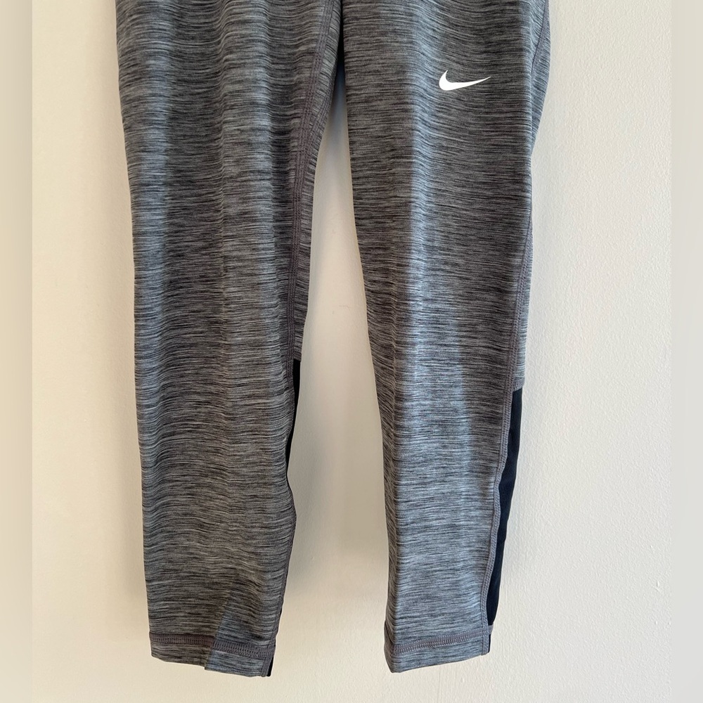 New Nike Pro Women’s 365 Mid-Rise Crop Leggings, Grey/Black, XS - Picture 6 of 11